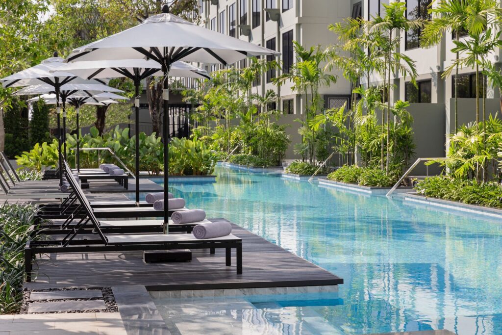 普吉島芭東海灘喜來登度假酒店(Four Points by Sheraton Phuket Patong Beach Resort)