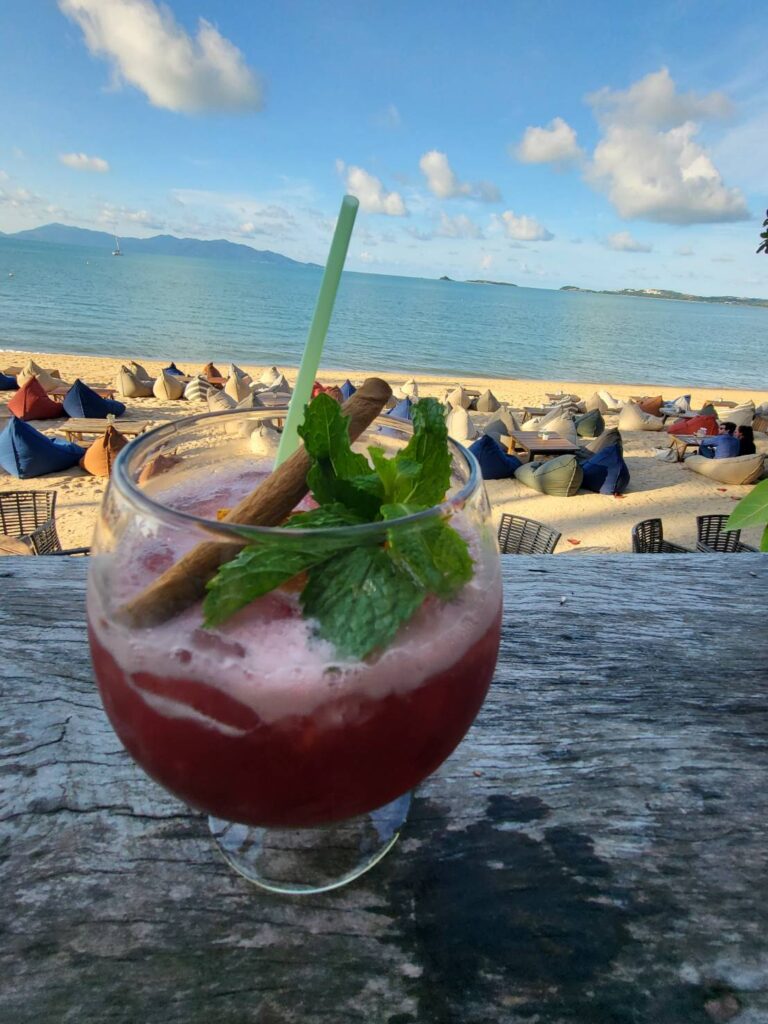 蘇梅島網紅海灘酒吧餐廳Coco Tam's