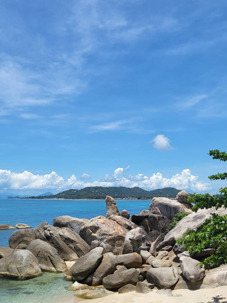 蘇梅島阿公石阿媽石與旁邊的Rockbar