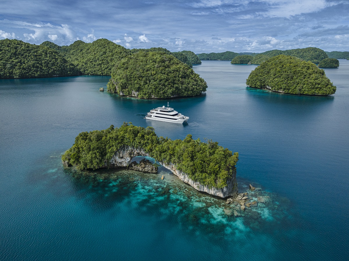 帛琉四季探索號 Four Seasons Explorer Palau