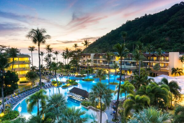 Phuket Marriott Resort & Spa, Merlin Beach