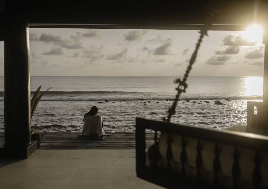 Naladhu Ocean House 私人泳池與日落沙灘涼亭