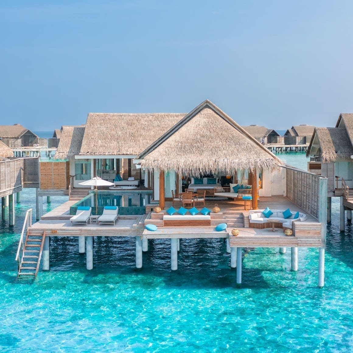 Over Water Pool Villa 水上泳池別墅