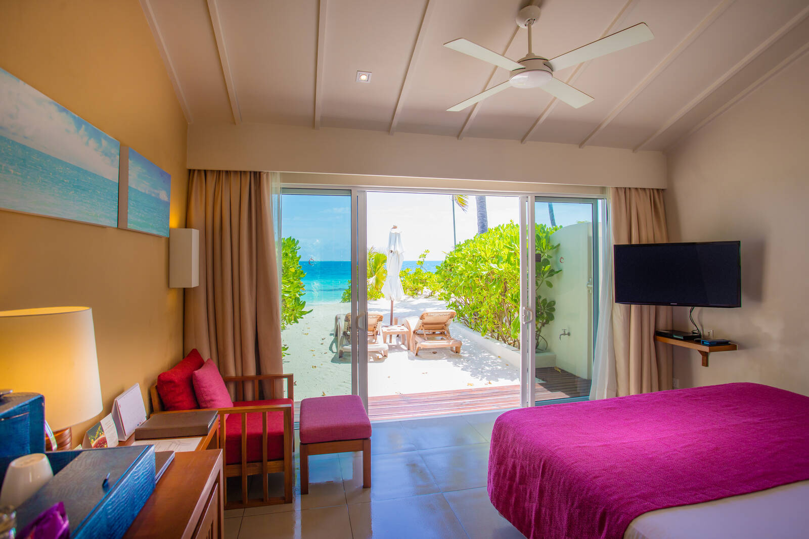 Centara Ras Fushi Lagoon View Beach Villa with Swirl Pool 臥室與戶外空間