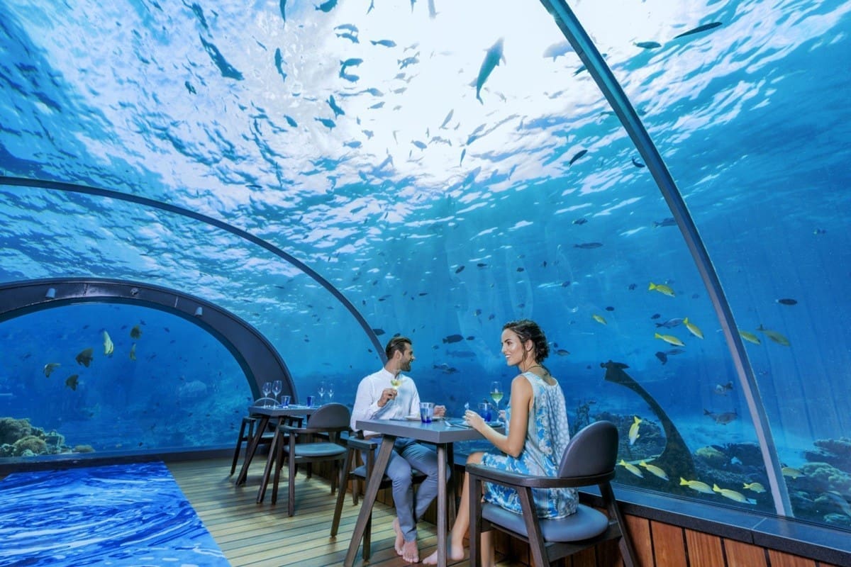 全玻璃海底餐廳