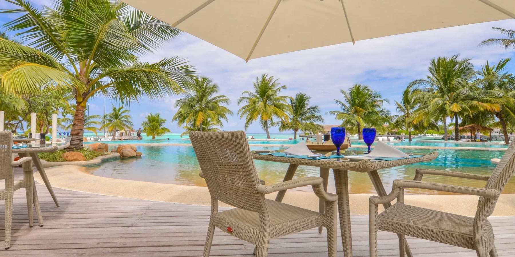 Bokkuraa Pool Bar 泳池酒吧