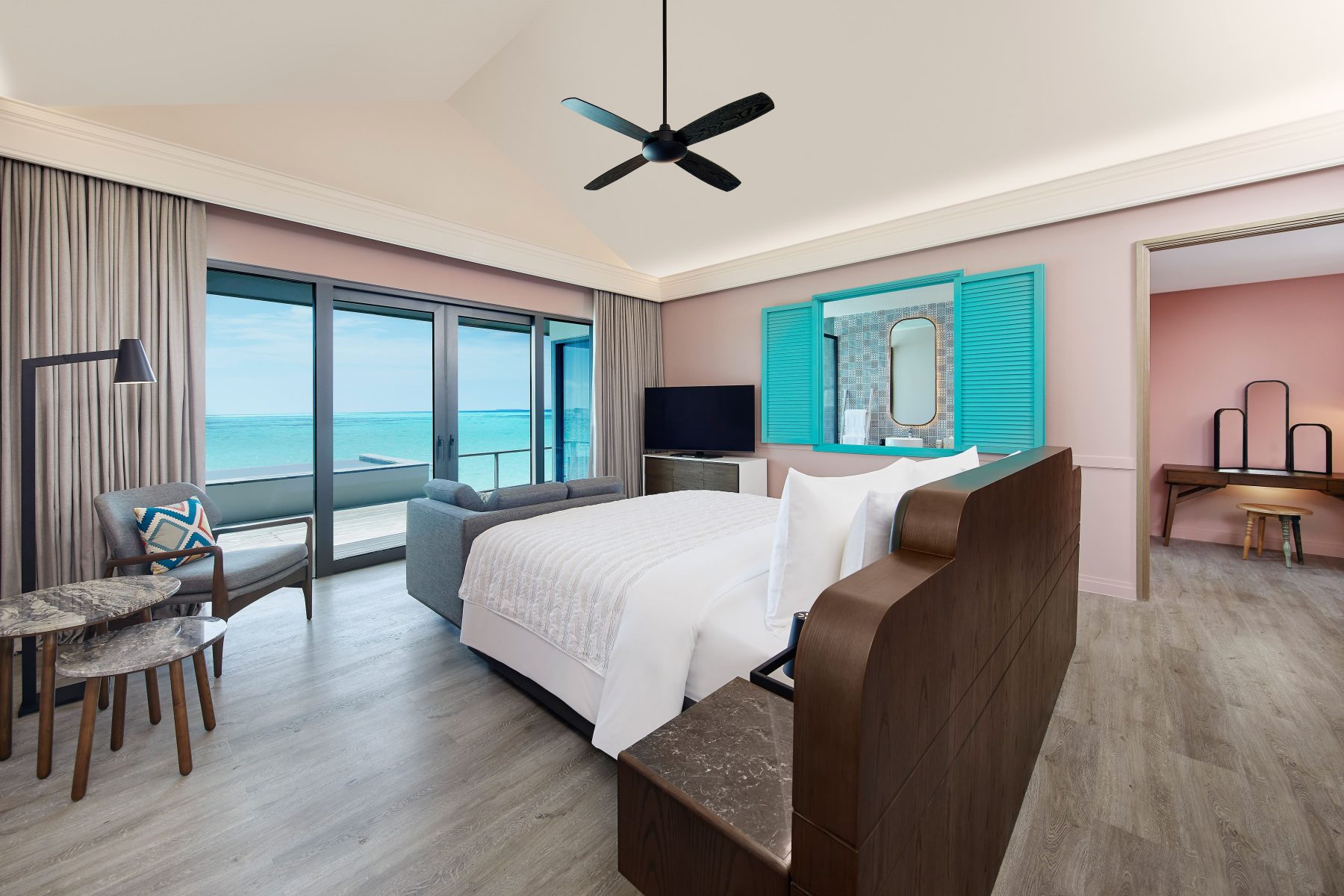 Overwater Villa with Pool 水上泳池別墅