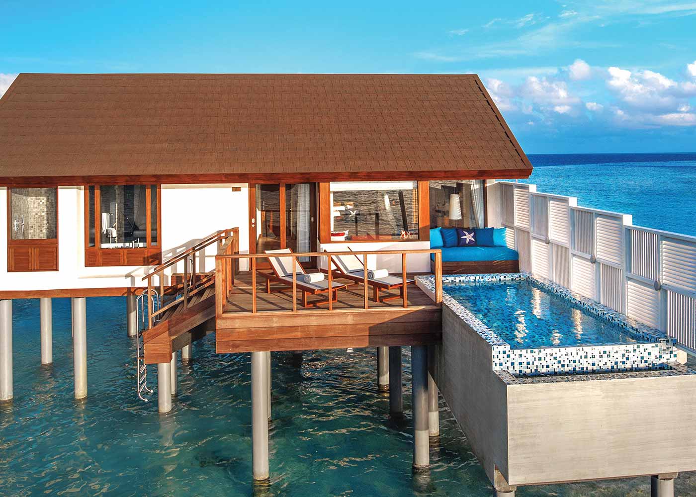 Water Villa with Pool 水上泳池別墅外觀
