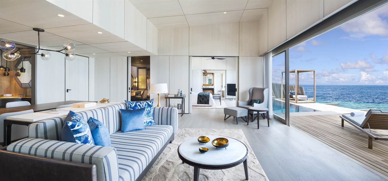 Overwater St. Regis Suite 豪華海上泳池別墅客廳