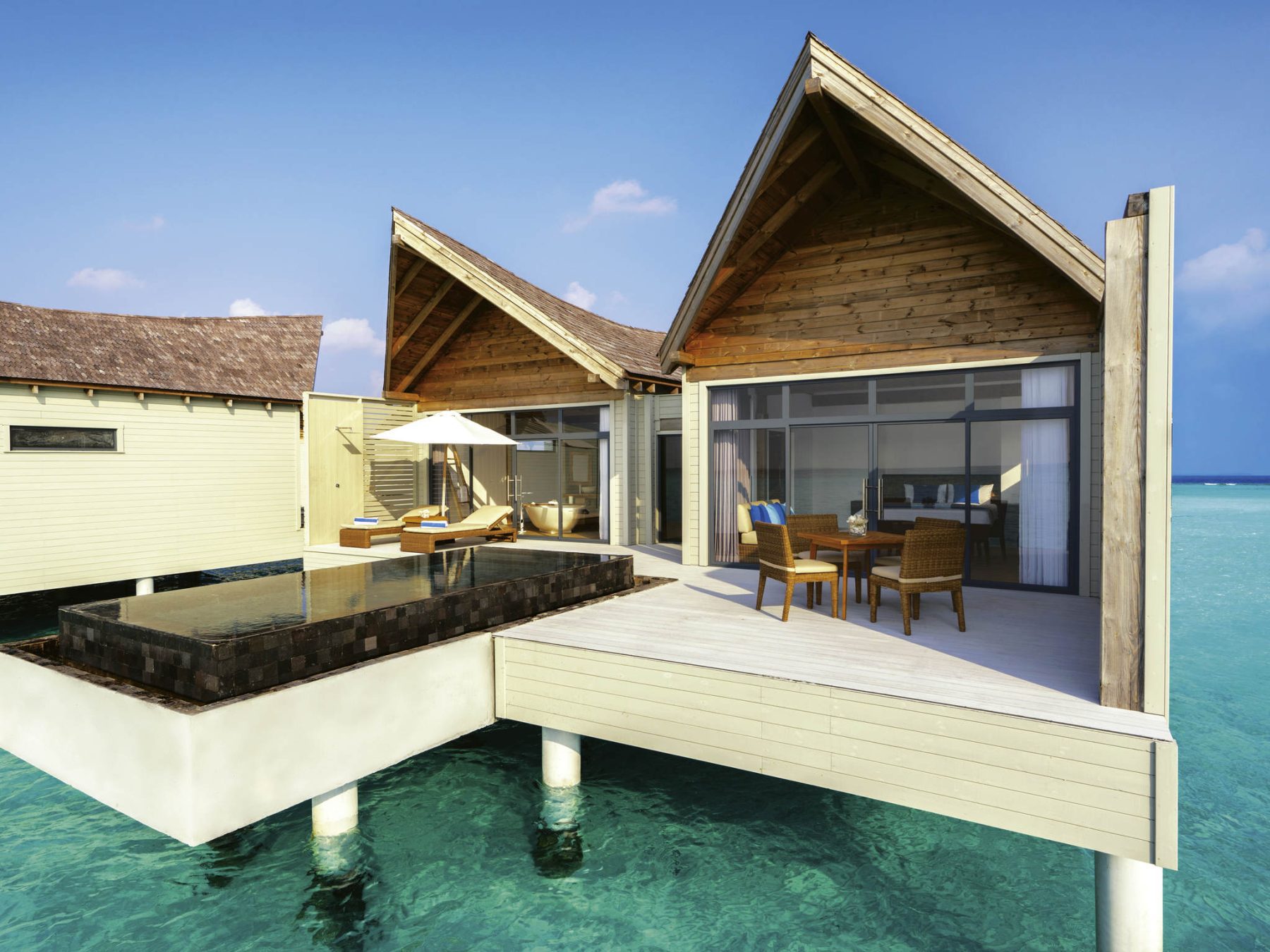 Over Water Pool Villa 水上泳池別墅
