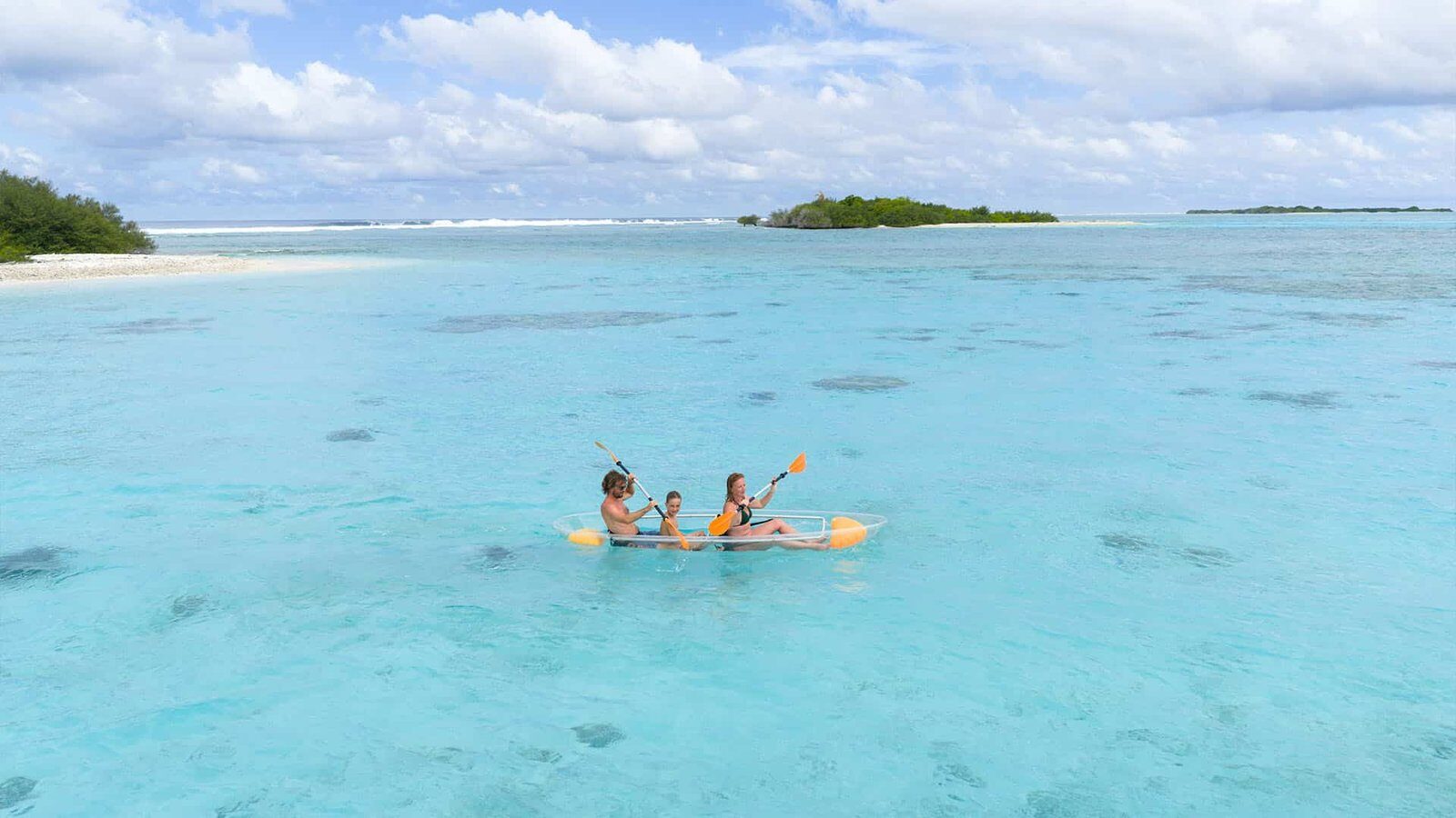 Canareef Resort Maldives 潟湖透明獨木舟