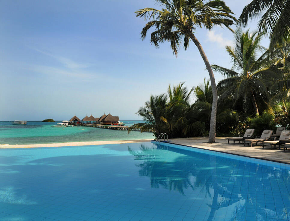 Club Med 卡尼島主泳池與海景