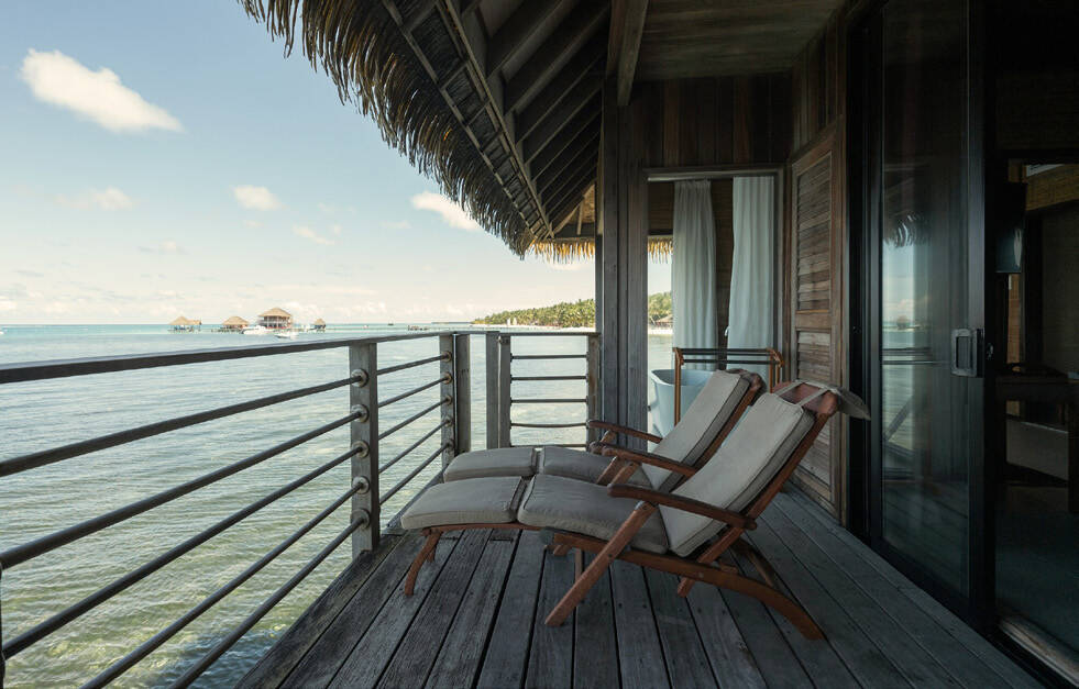 Club Med 卡尼島 Manta 水上套房私人露台