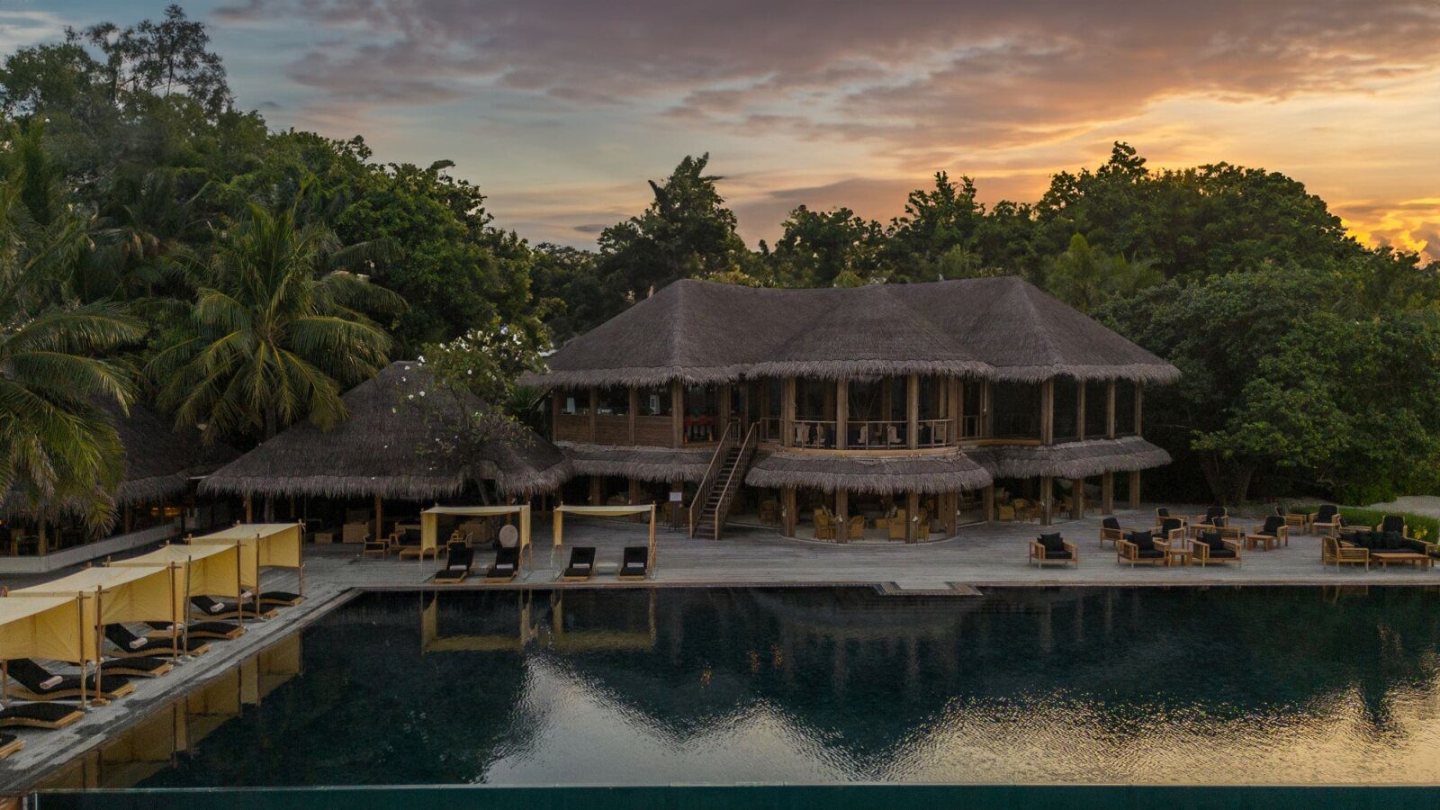 Coco Bodu Hithi Coco Bodu Latitude Pool