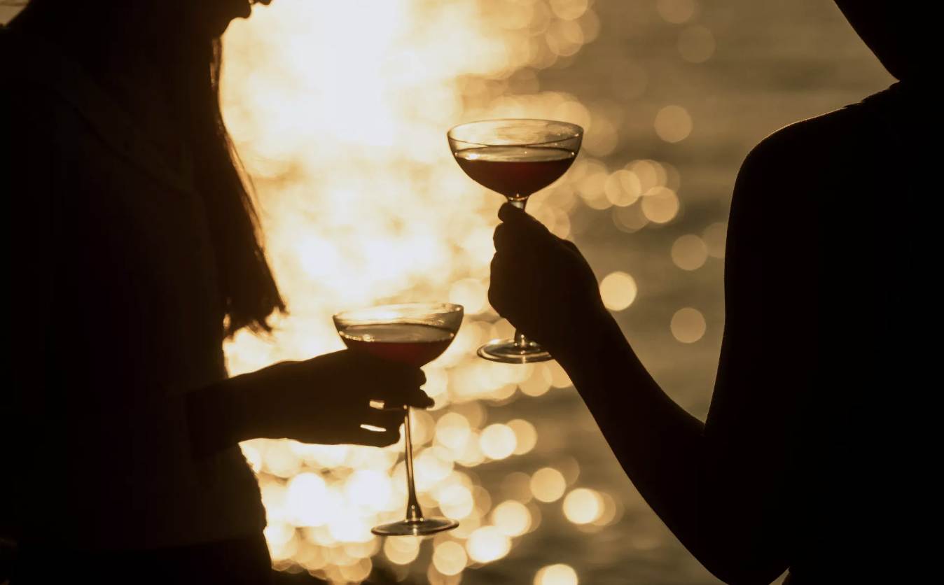 One&Only Reethi Rah Rah Bar 夕陽雞尾酒