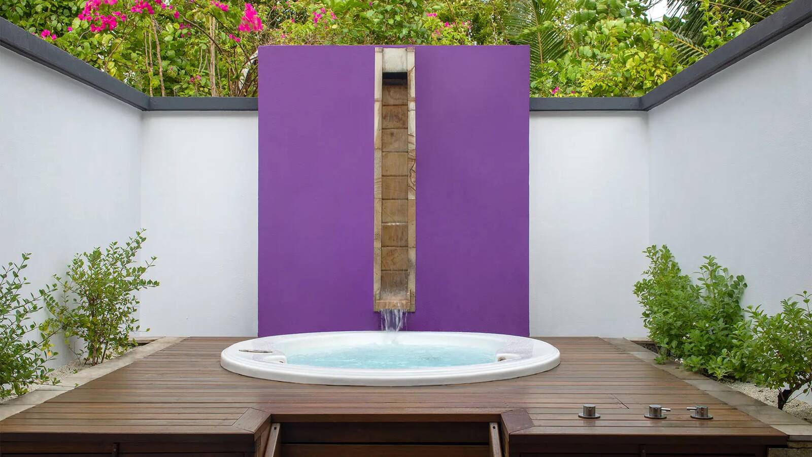 Dhawa Ihuru Beachfront Jet Pool Villa 私人按摩池