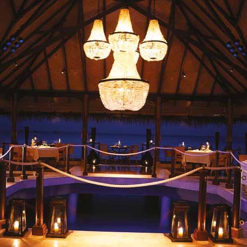 Taj Exotica Equator Lounge 日落酒廊