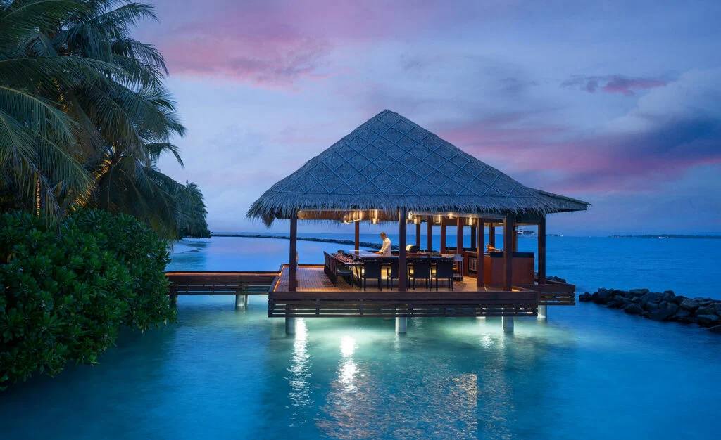 NIVA Kurumba Maldives Hamakaze 水上日式餐廳