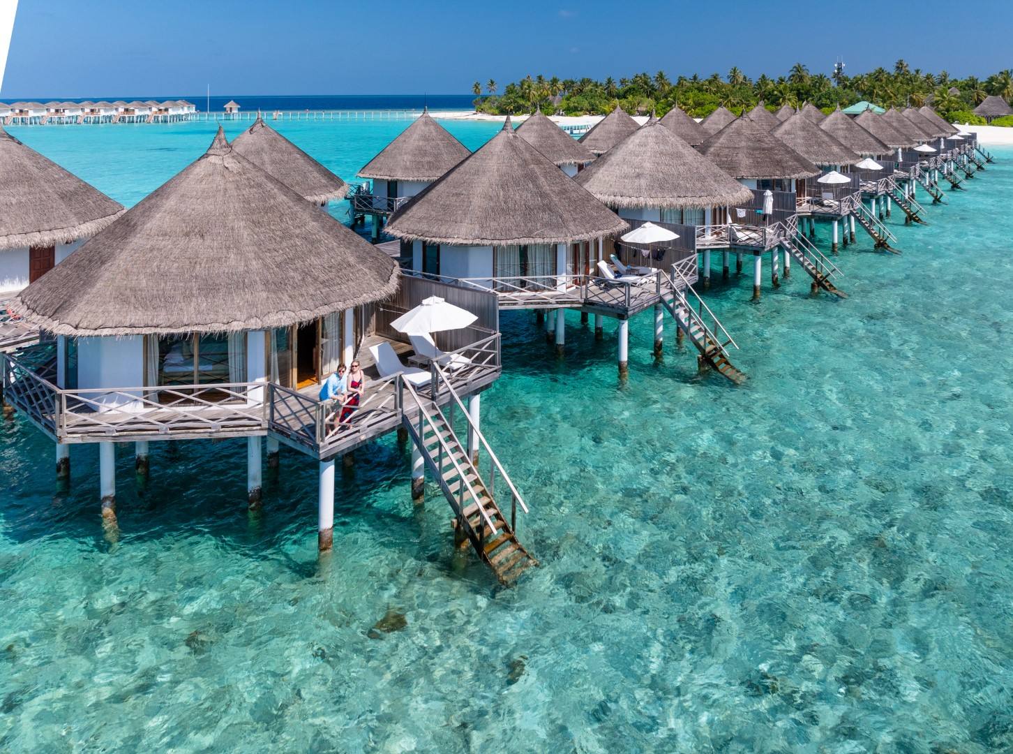 Angaga Superior Water Bungalow 水上屋空拍