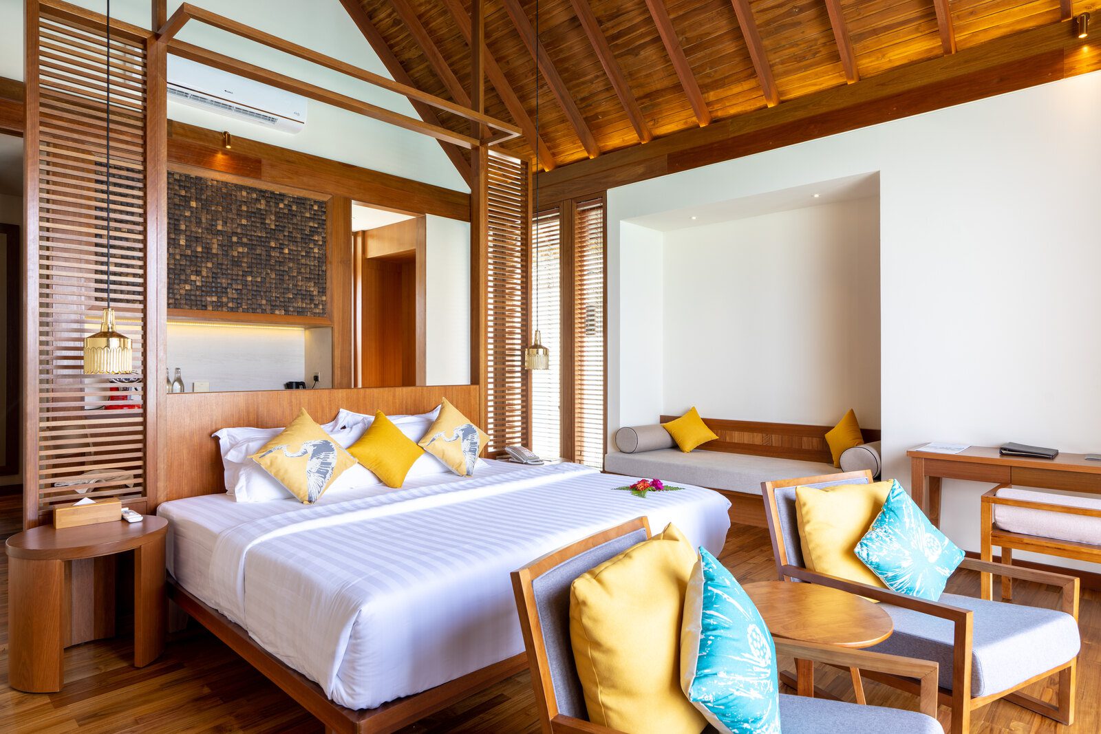 Furaveri Maldives Ocean Pool Villa
