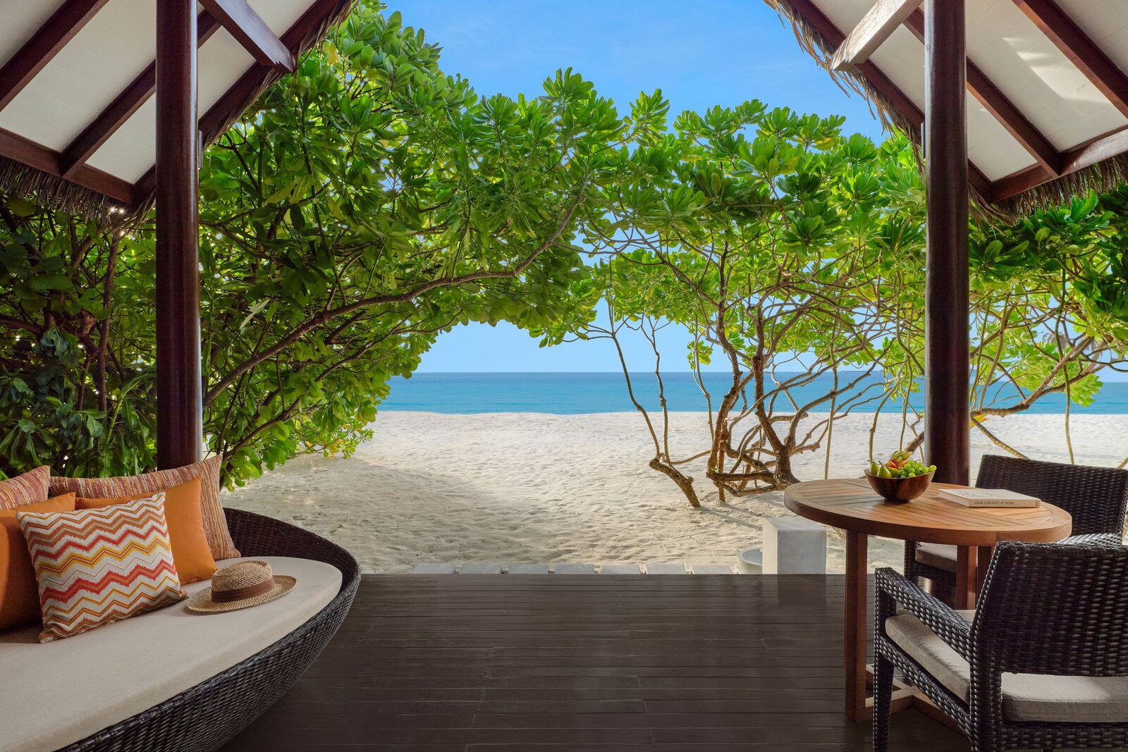 Heritance Aarah Beach Villa