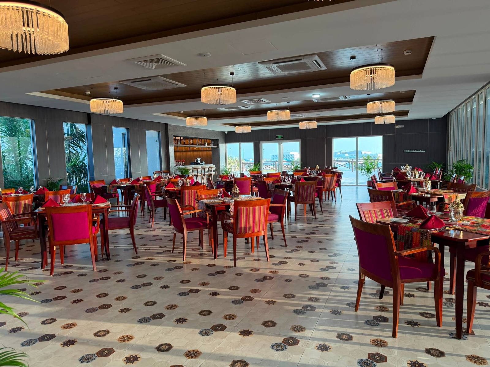 Hulhule Island Hotel Uduvilaa 四樓精緻餐廳