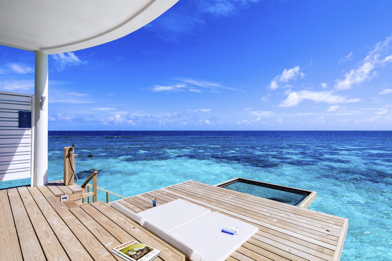 Machchafushi Island Resort & Spa Maldives 水上泳池別墅