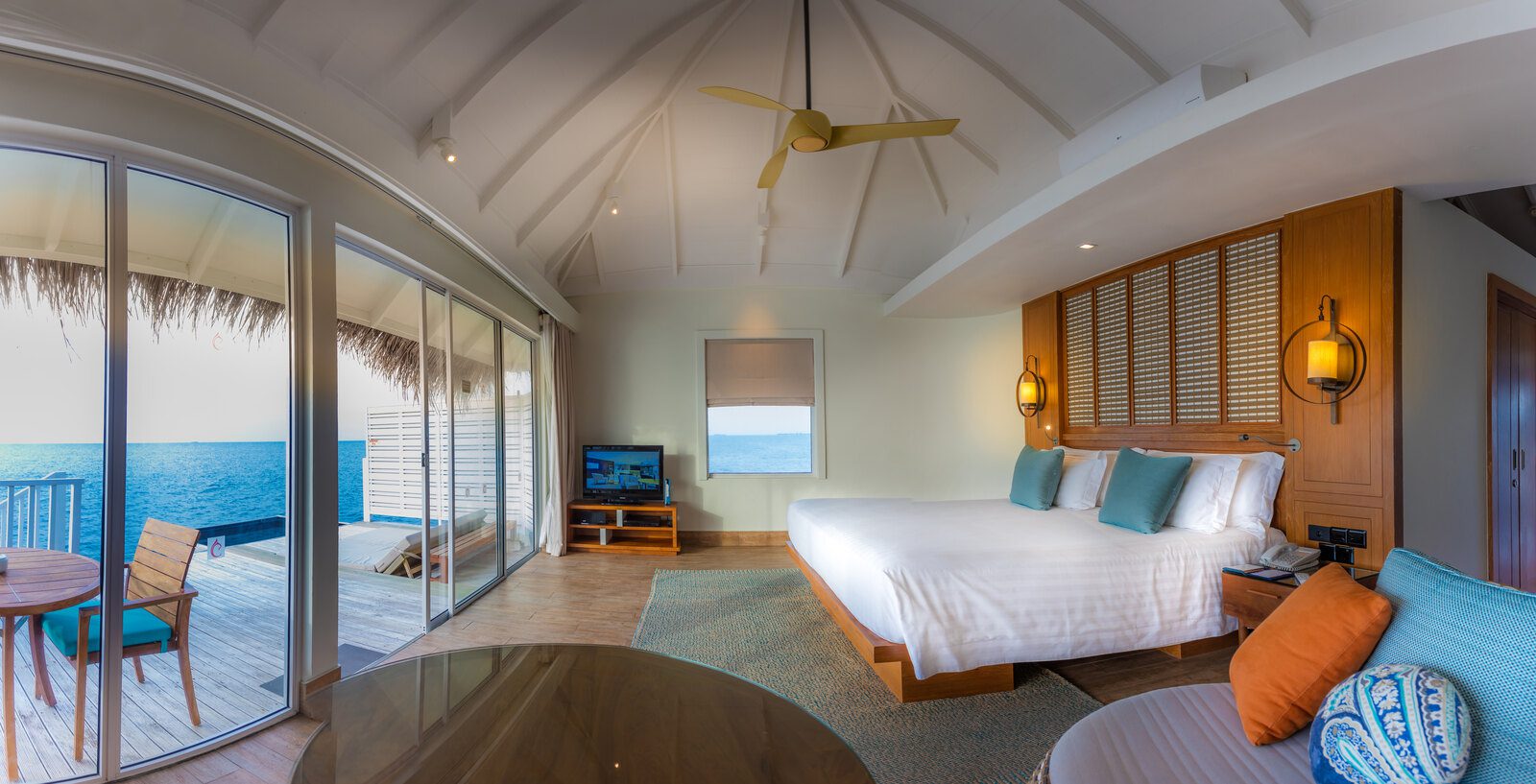Machchafushi Island Resort & Spa Maldives 水上別墅室內