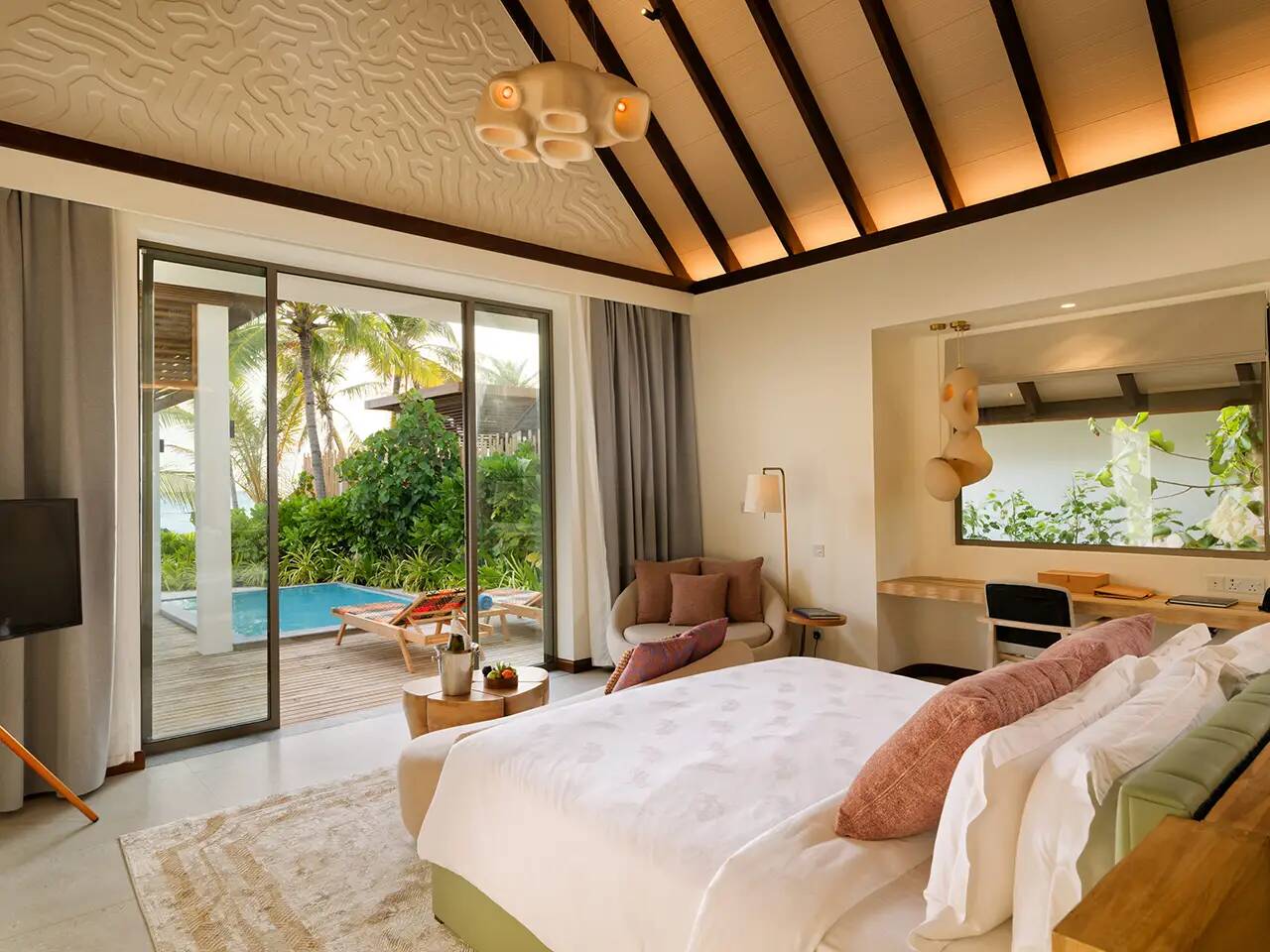 Meyyafushi Maldives Beach Pool Villa 臥室與私人泳池