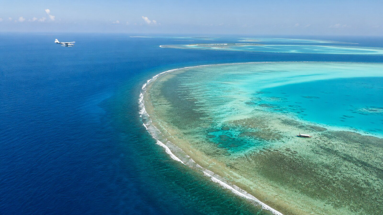 馬爾地夫遠環礁、潟湖、水上飛機與多尼船探索情境