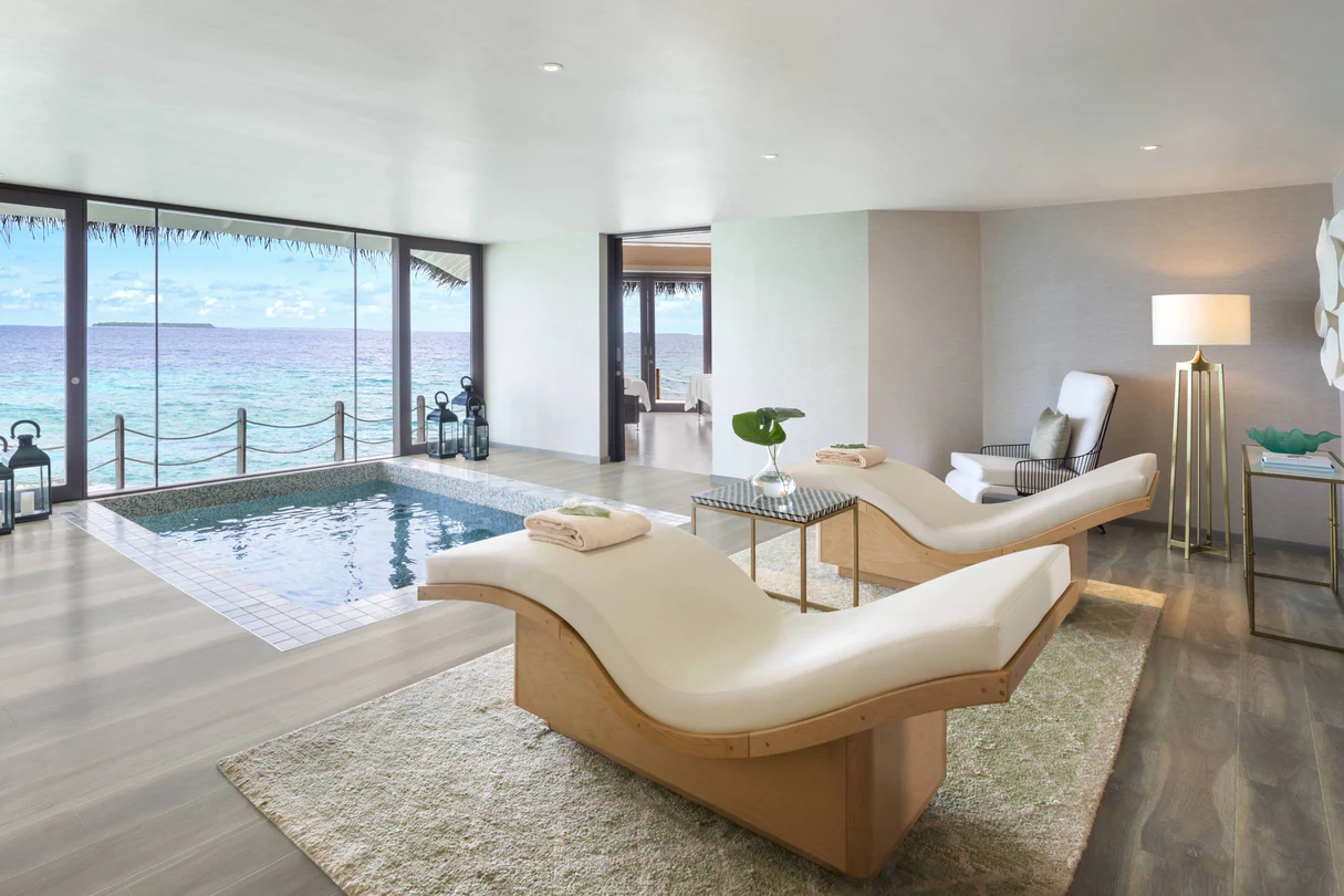 JW Spa 的室內泳池