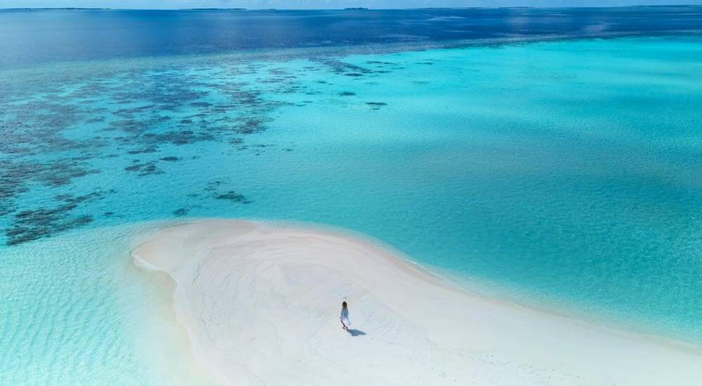 NH Maldives Kuda Rah Resort 周邊沙洲與碧藍潟湖空拍