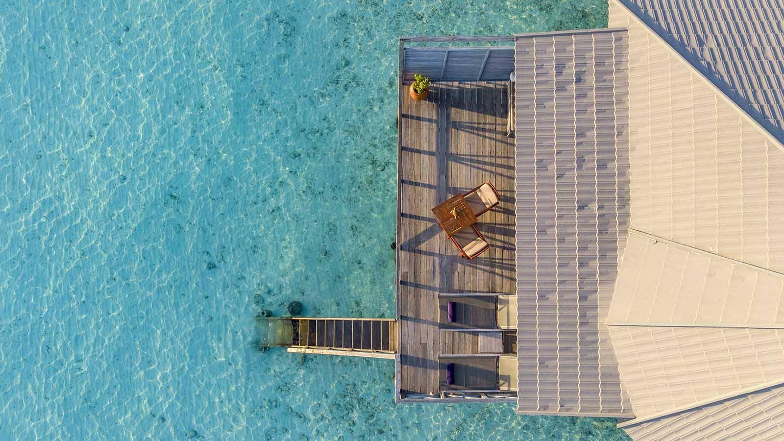 Komandoo Jacuzzi Water Villa 按摩池水上別墅