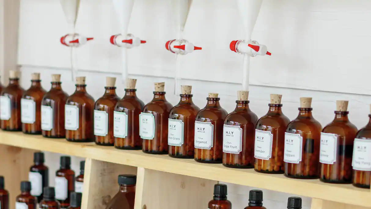 Aroma LAB 的自調芳香製品