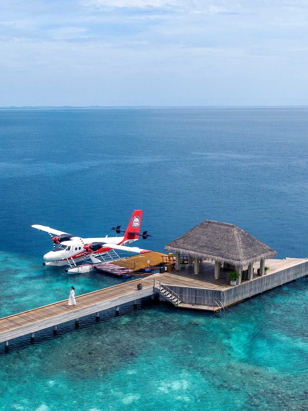 水上飛機抵達