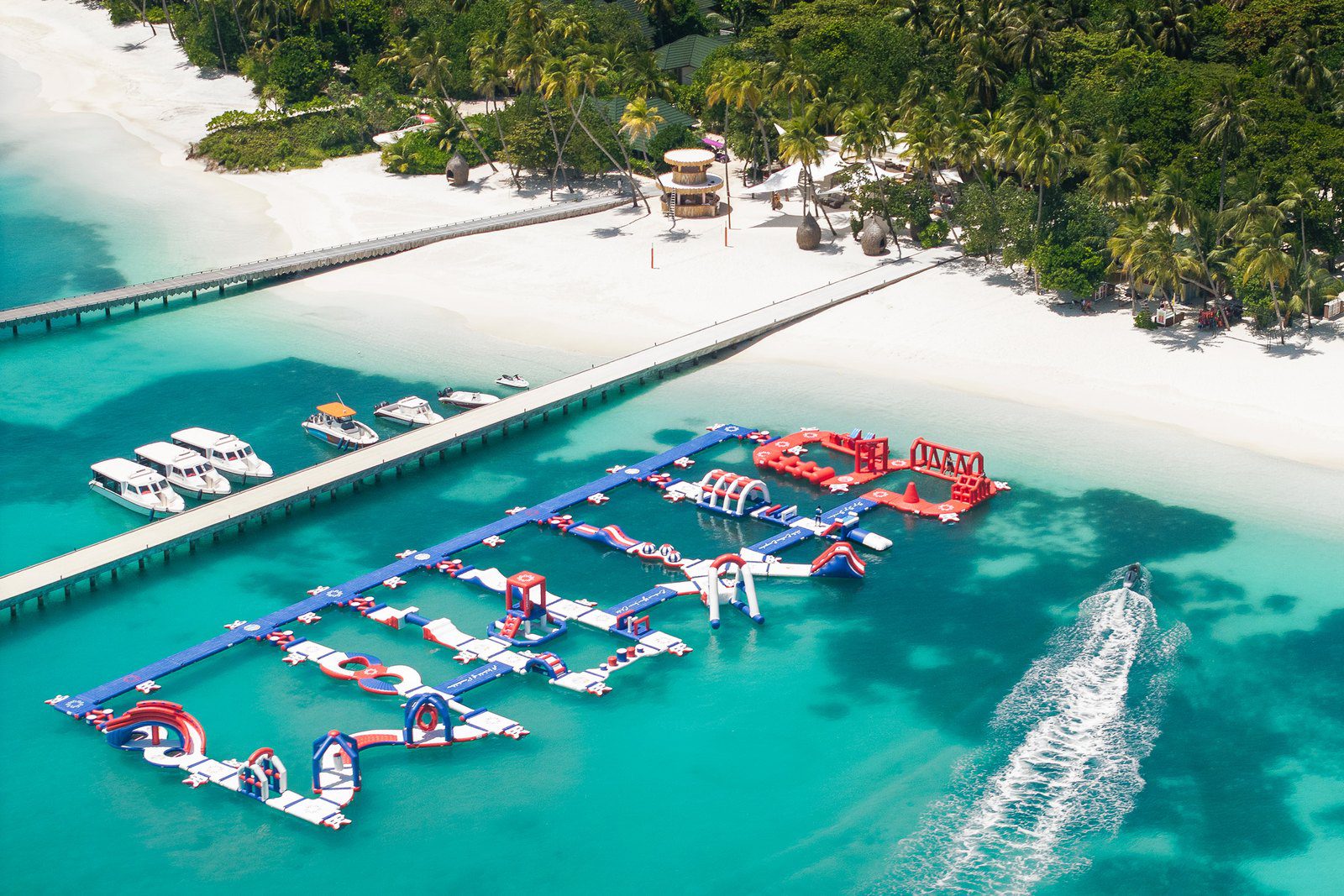 Siyam World Maldives 海上充氣水樂園全景
