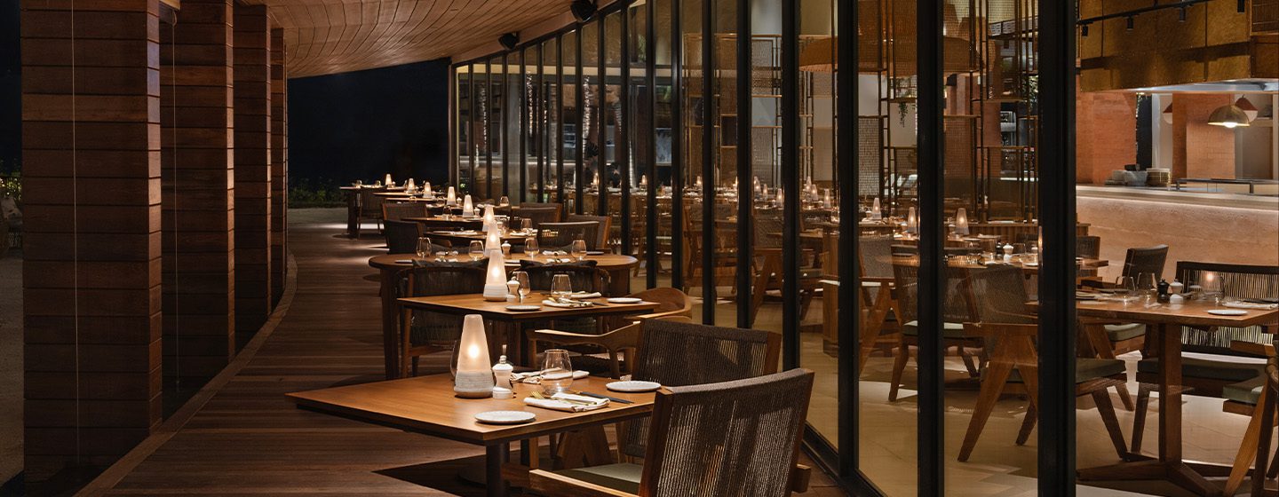 Lazuli 的室內用餐區
