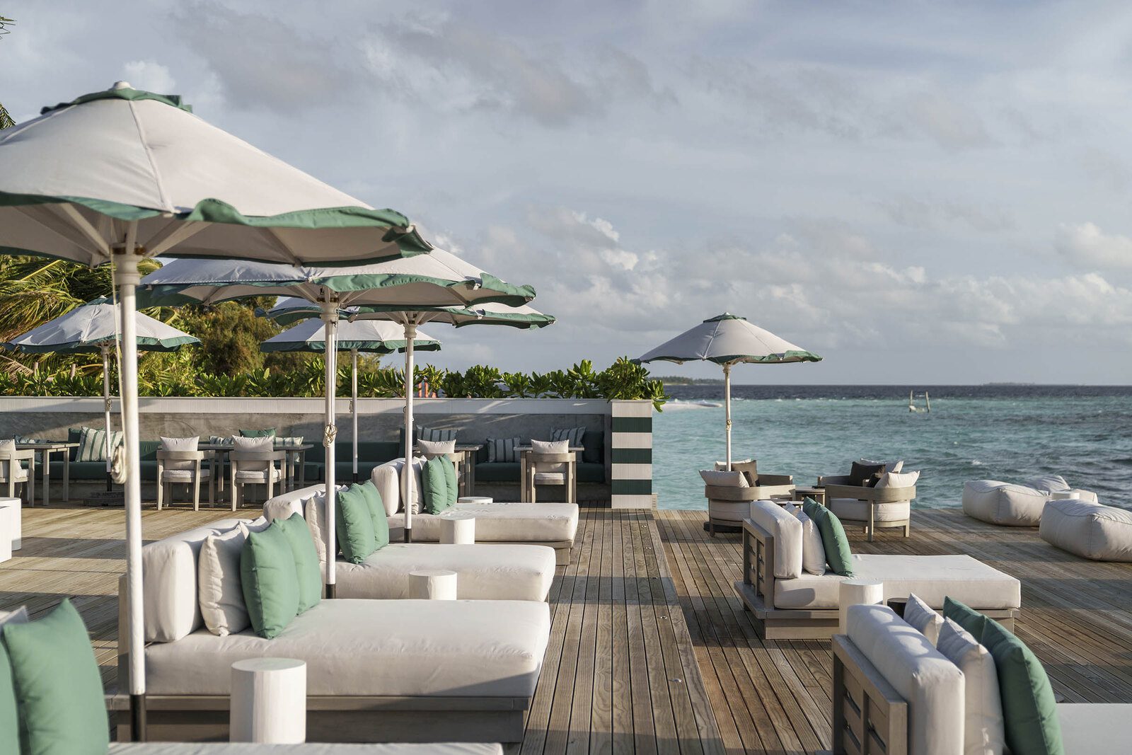 Sun Siyam Vilu Reef Nautilus Bar