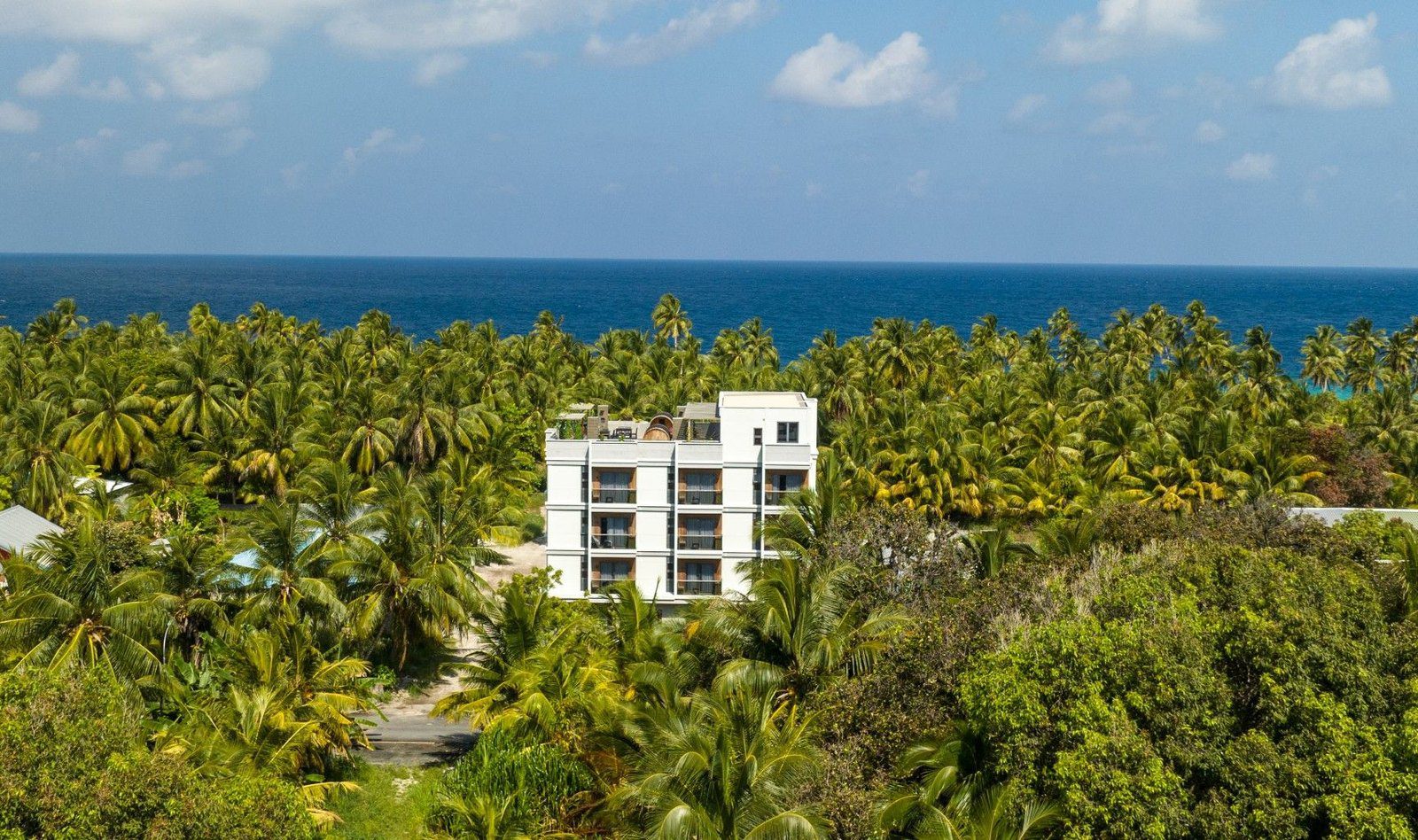 Fuvahmulah 虎鯊島 Ataraxis Grand & Spa 飯店與椰林空拍