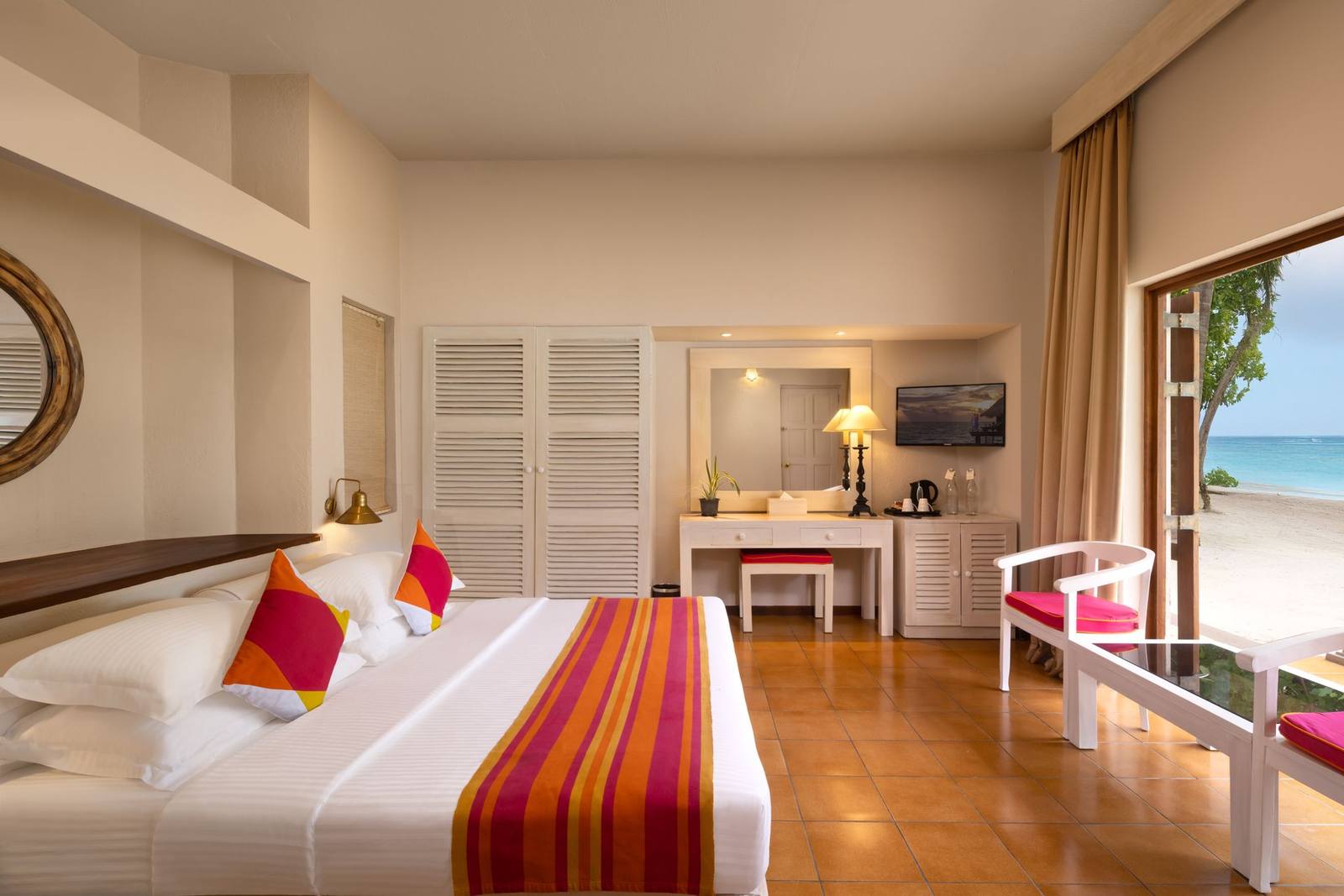 Adaaran Club Rannalhi Classic Beach View Room 臥室