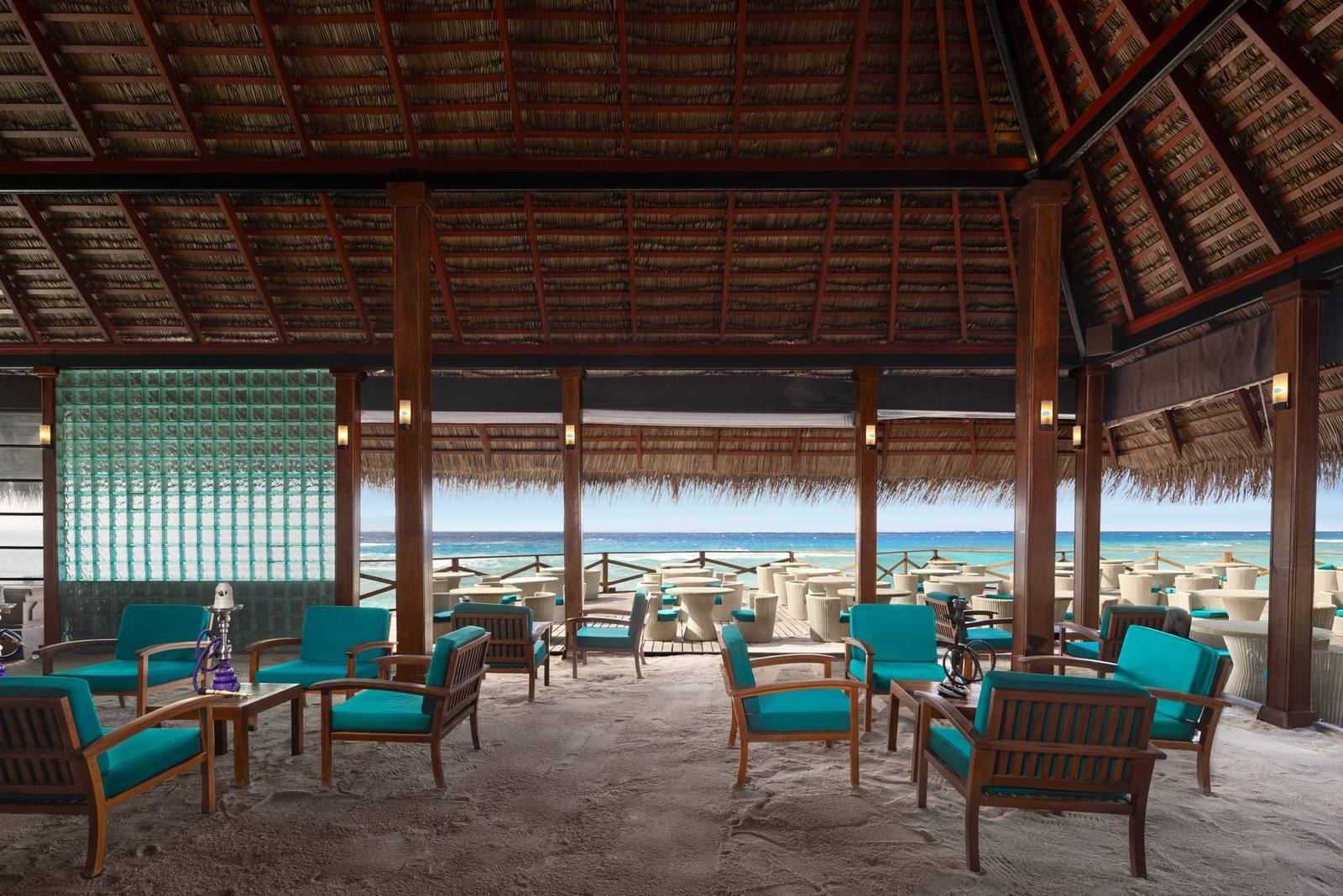 Adaaran Club Rannalhi Cocktail Bar 休息區