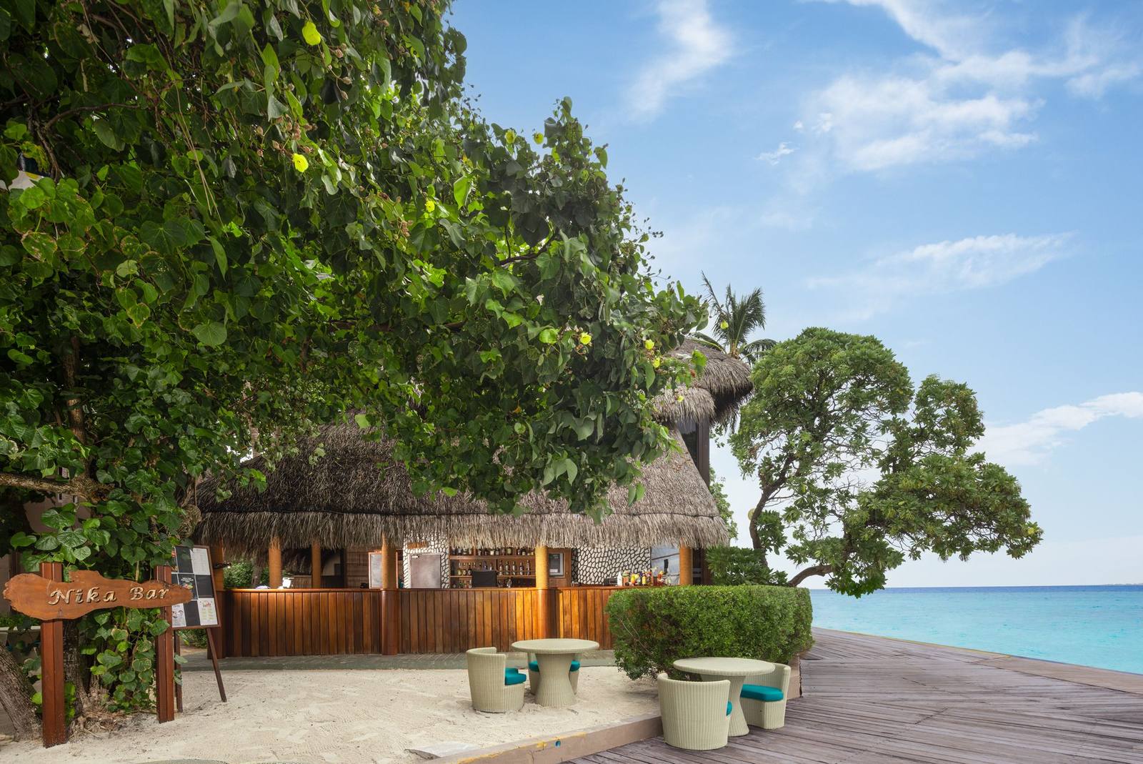 Adaaran Club Rannalhi Nika Bar
