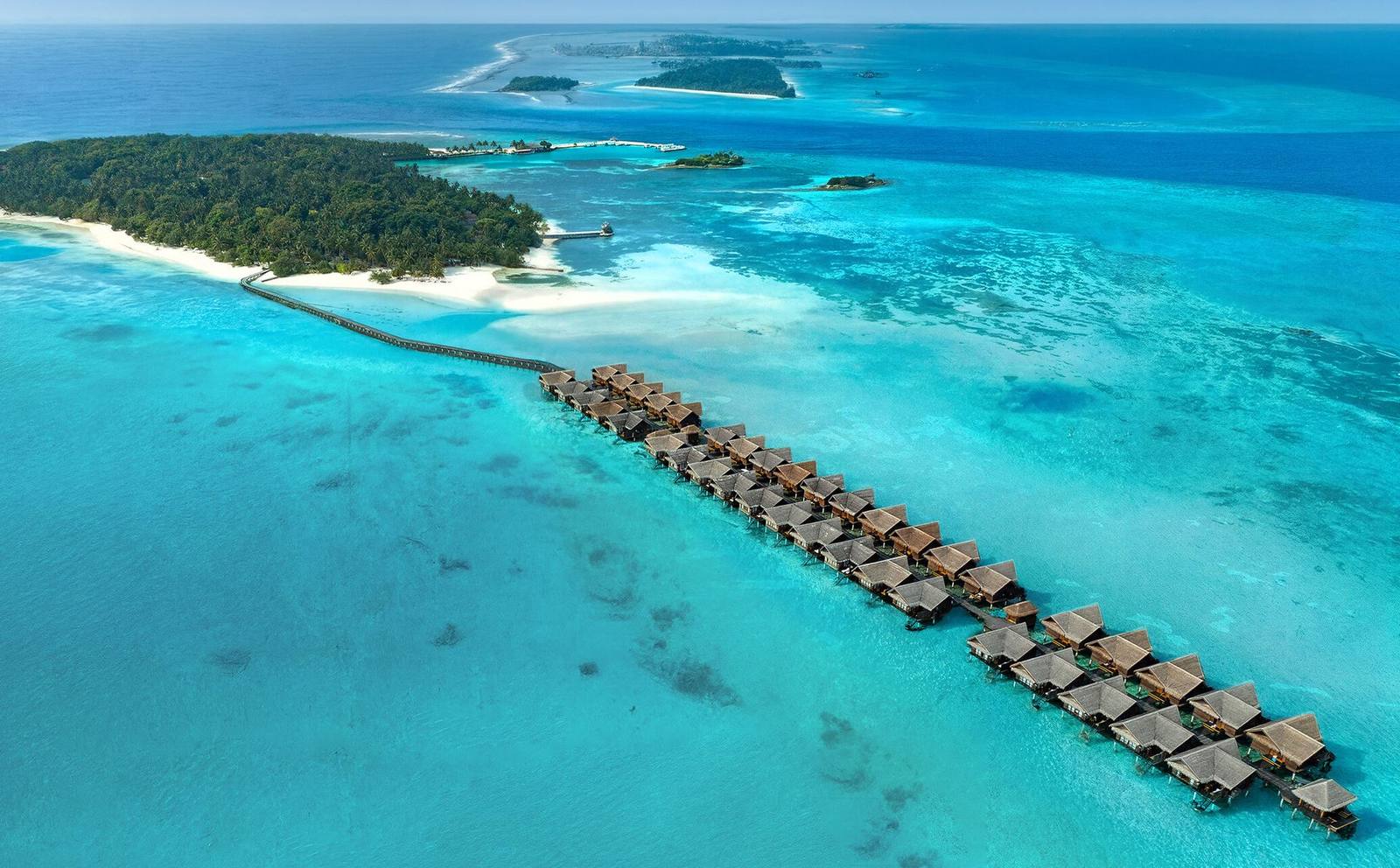Adaaran Select Hudhuranfushi 水上別墅棧橋空拍