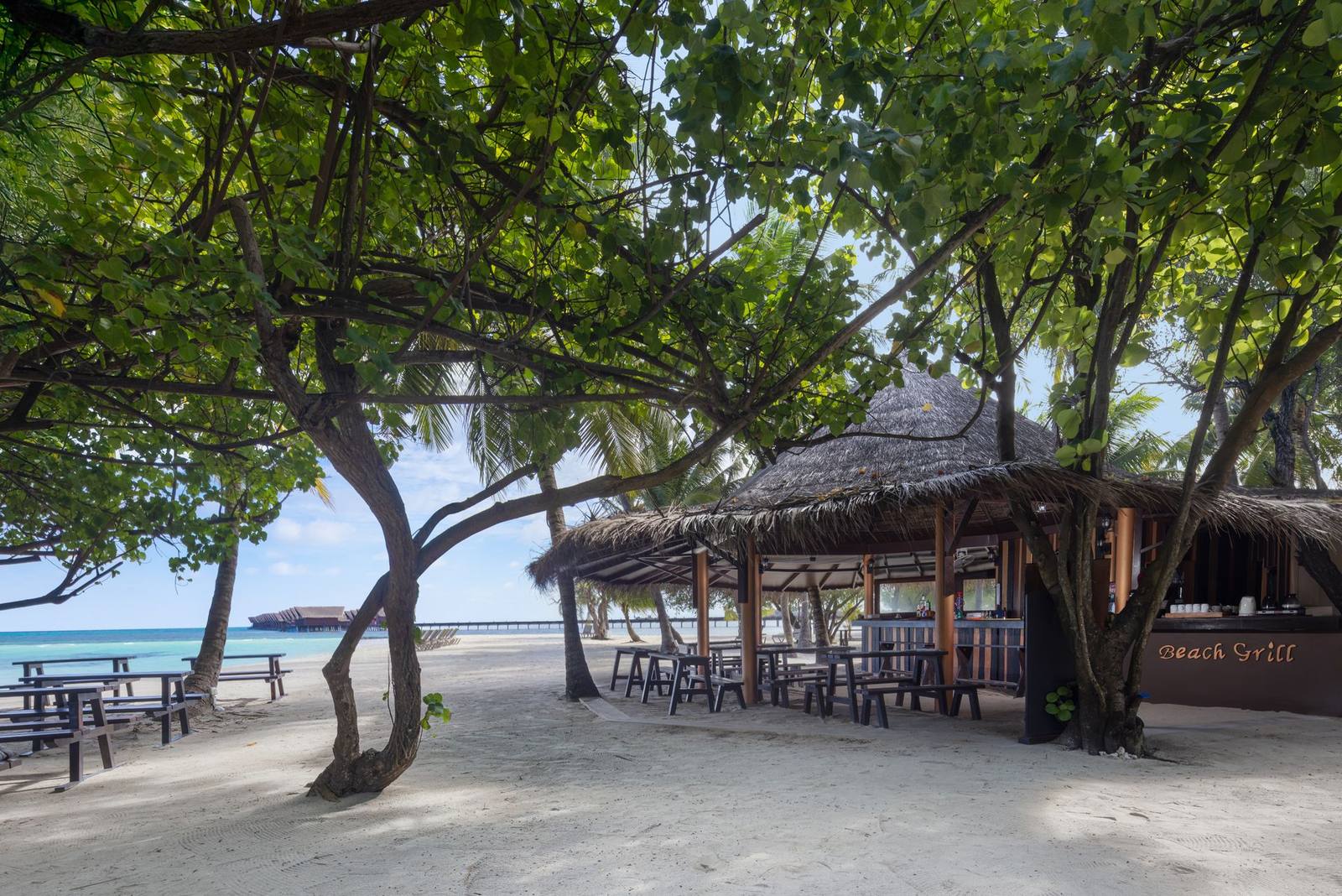 Adaaran Select Hudhuranfushi Beach Grill Bar