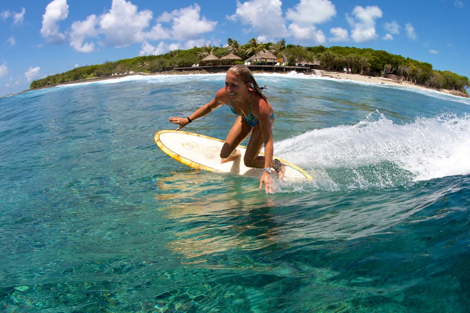 Adaaran Select Hudhuranfushi Lohis 浪點衝浪