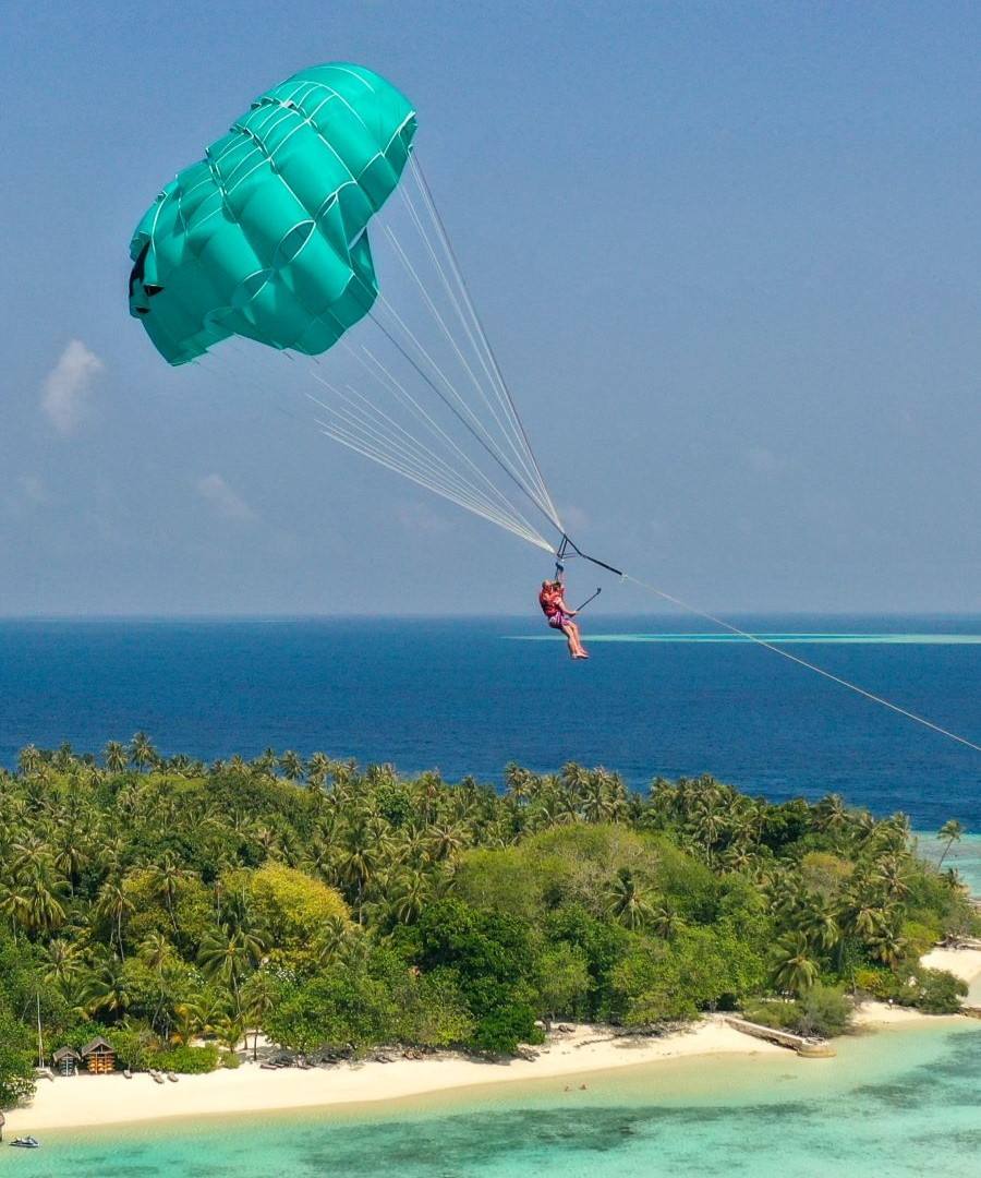 Bandos Maldives 島嶼上空拖曳傘