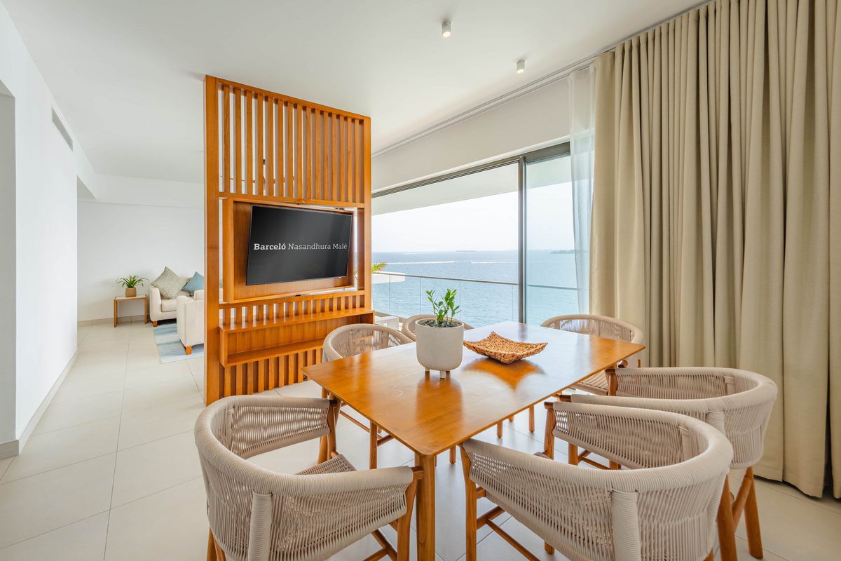 Barceló Nasandhura 公寓餐廳與海景