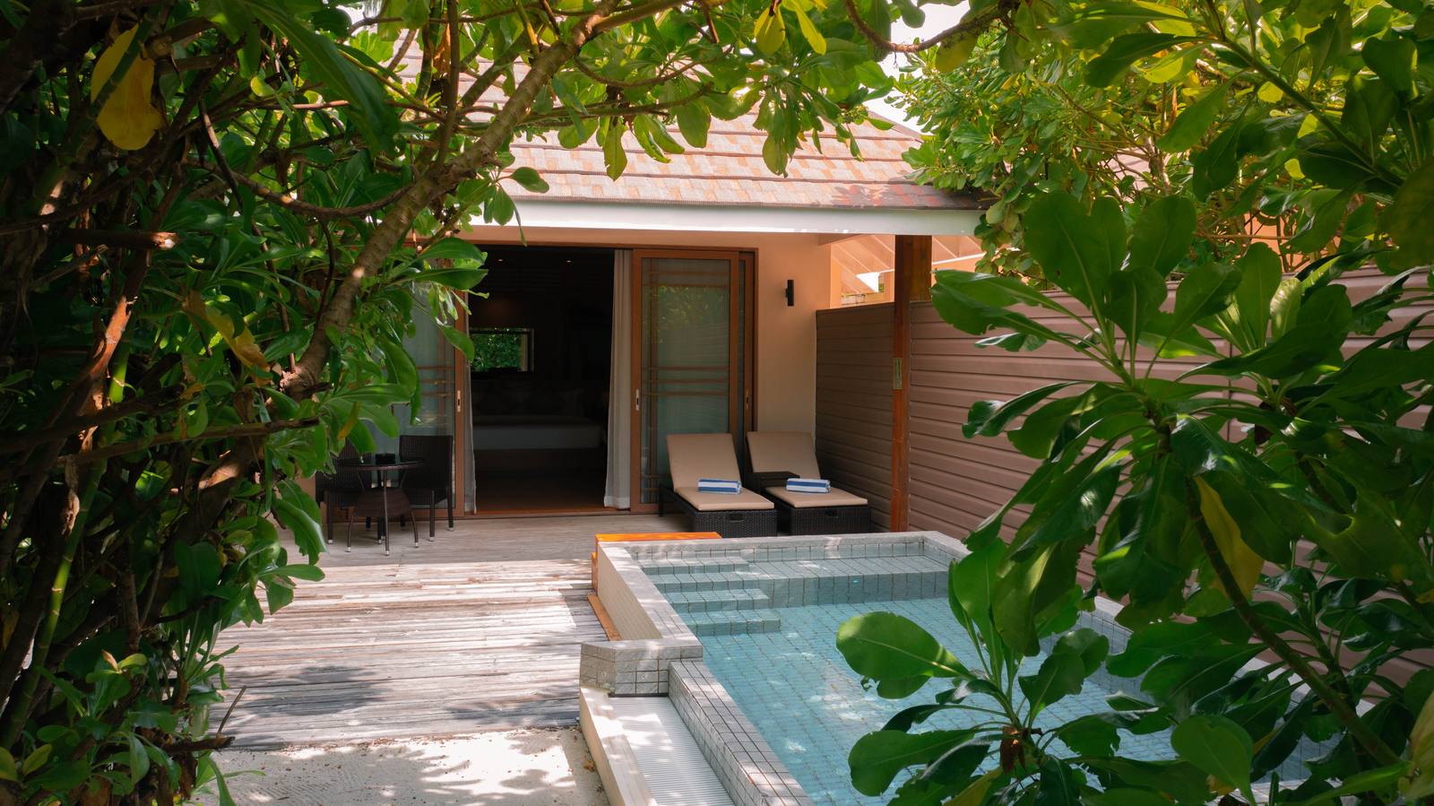 Brennia Kottefaru Deluxe Beach Pool Villa