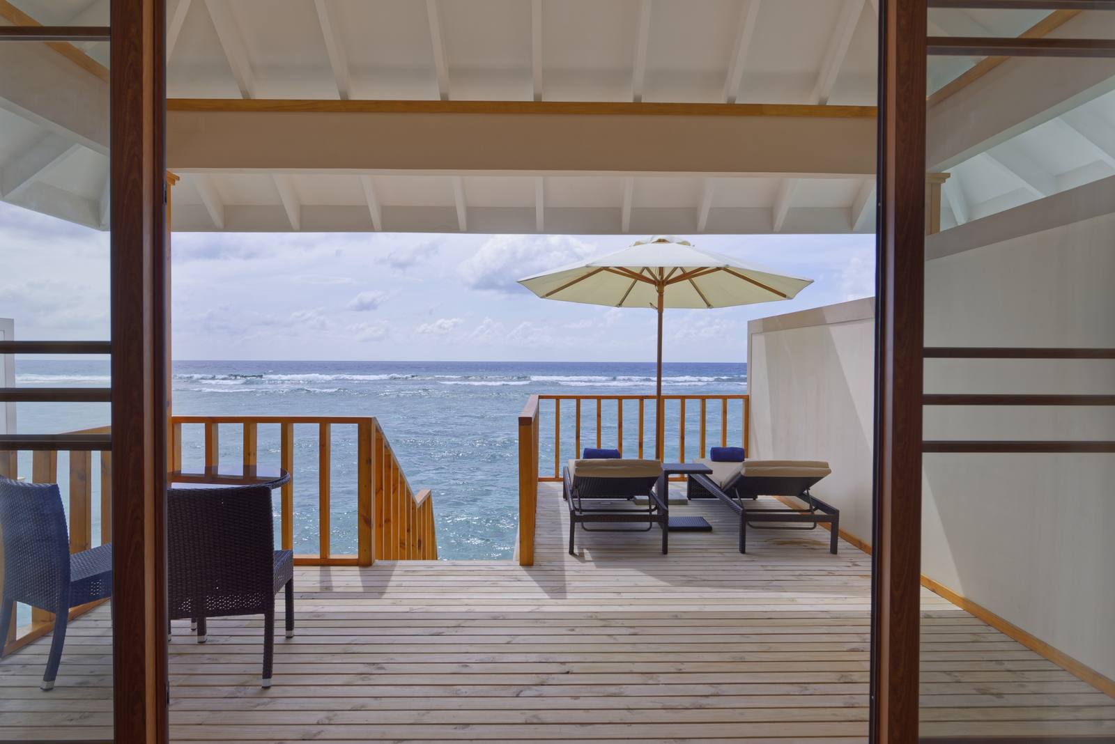 Brennia Kottefaru Water Villa 露台