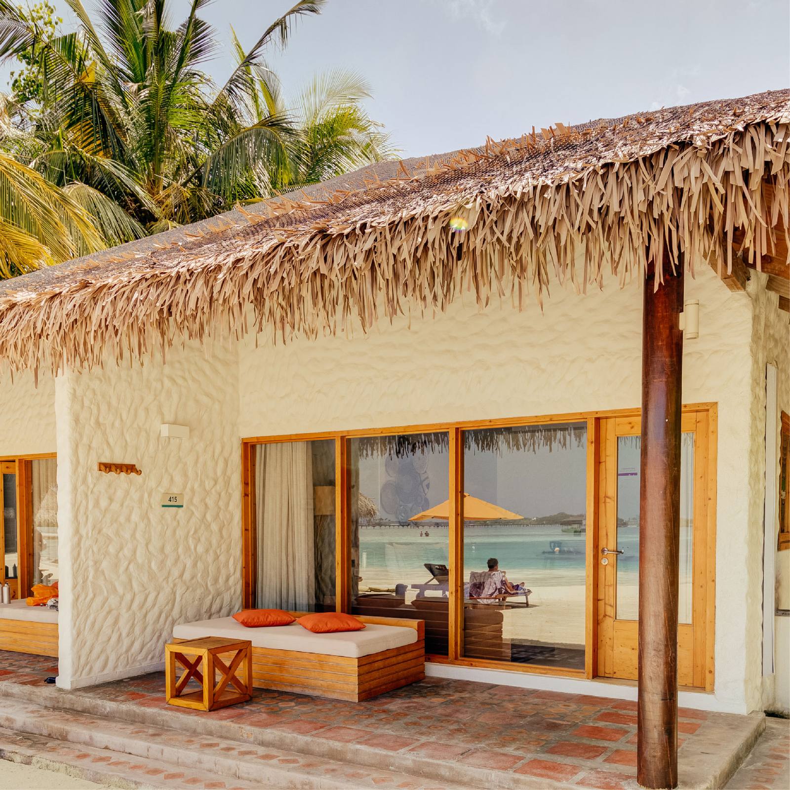 Cinnamon Dhonveli Beach Bungalow 茅草屋頂外觀